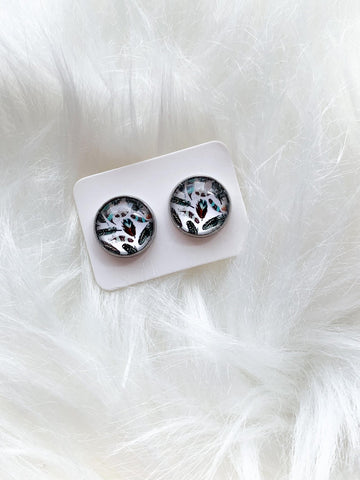 Feathers (White Background) Cab Stud (12mm)