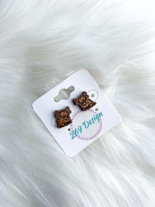 Highland Cow Studs - Sitting