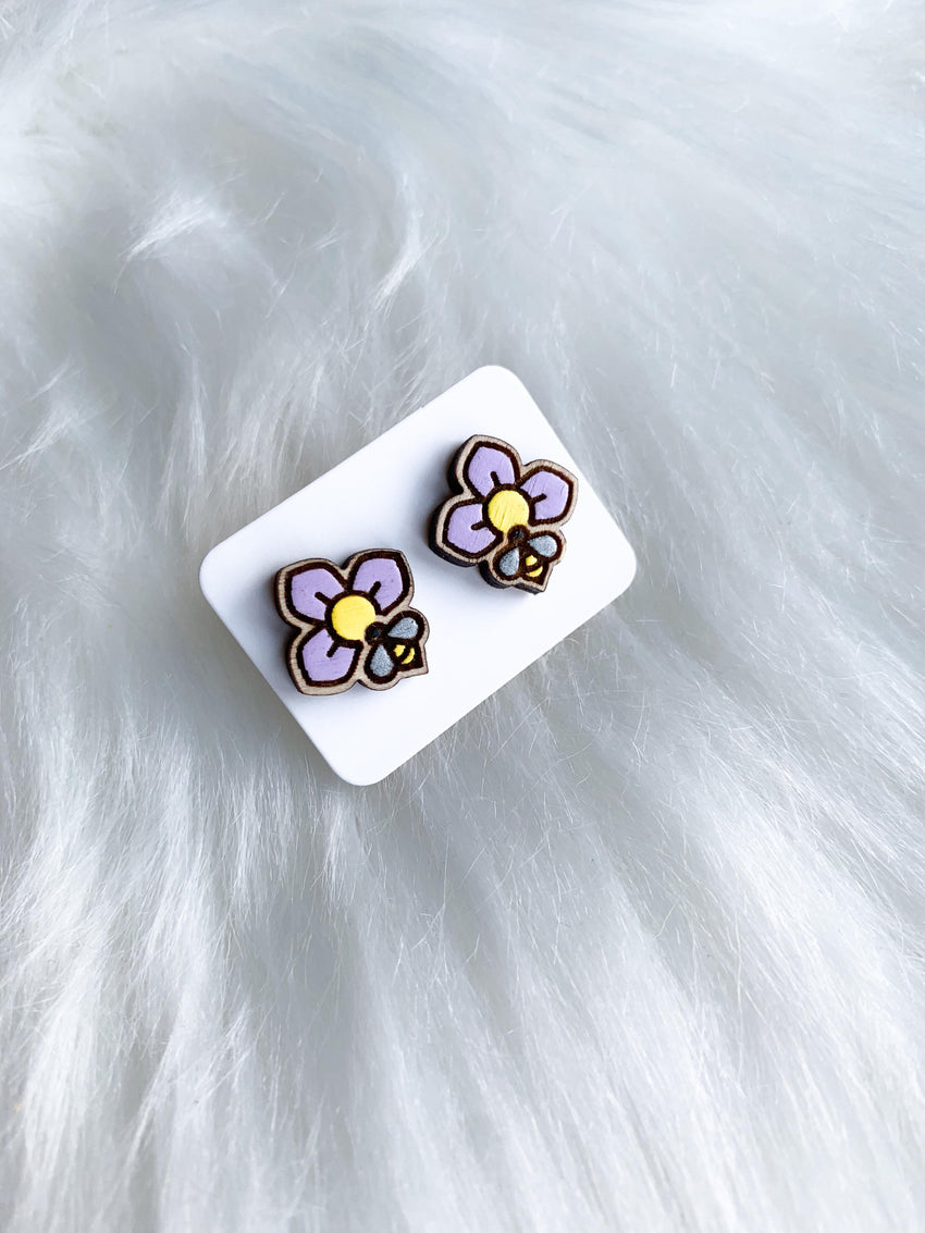 Flower Bee Studs