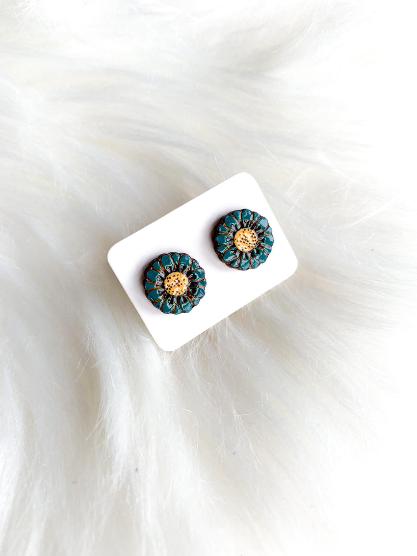 Daisy Studs